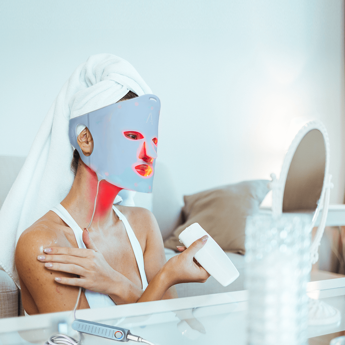 Summersale: Aduro Facial Mask + Free Aduro Palm V1
